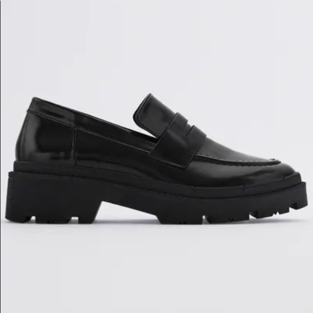 New without tags Zara Patent Leather Loafers (European size 41)